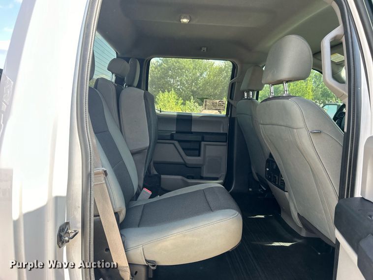 image for item DO7535 2020 Ford F150 XL SuperCrew pickup truck