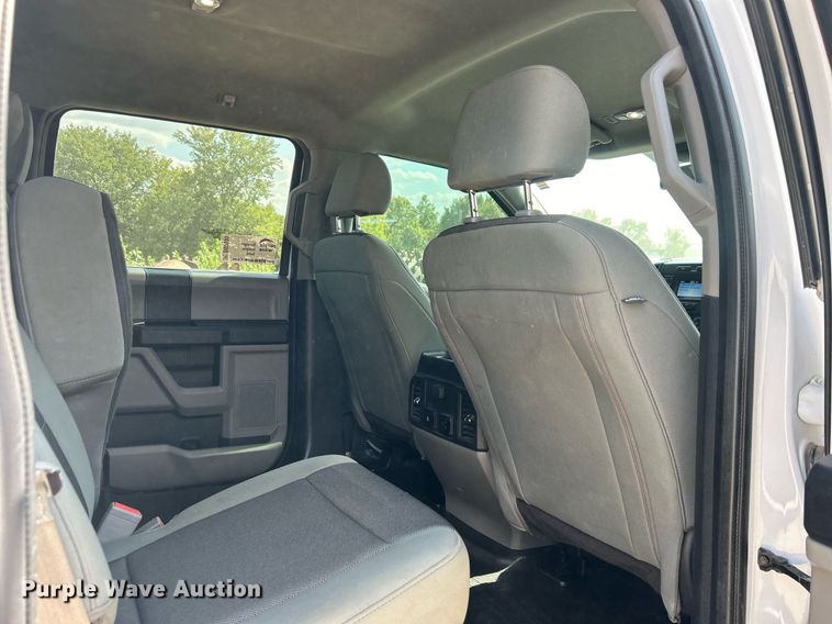 image for item DO7535 2020 Ford F150 XL SuperCrew pickup truck