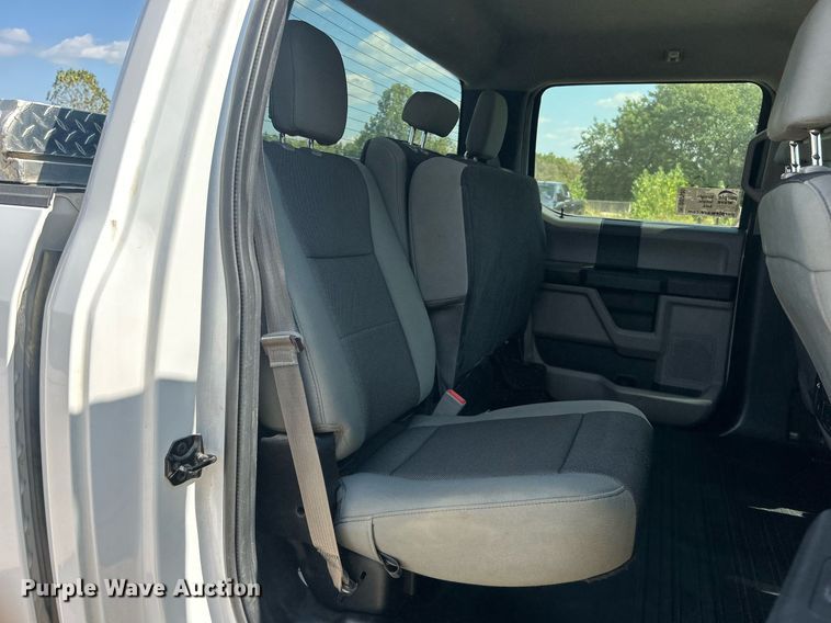 image for item DO7535 2020 Ford F150 XL SuperCrew pickup truck