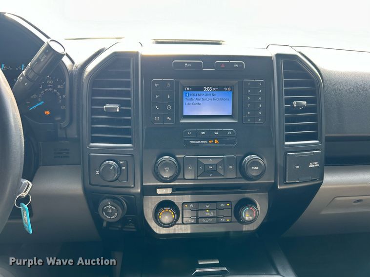 image for item DO7536 2018 Ford F150 XL SuperCrew pickup truck