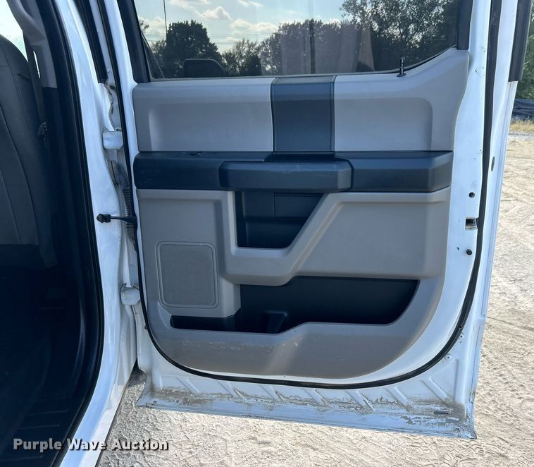 image for item DO7536 2018 Ford F150 XL SuperCrew pickup truck