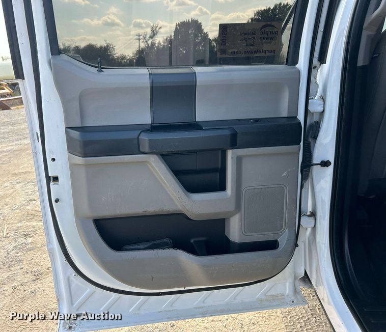 image for item DO7536 2018 Ford F150 XL SuperCrew pickup truck