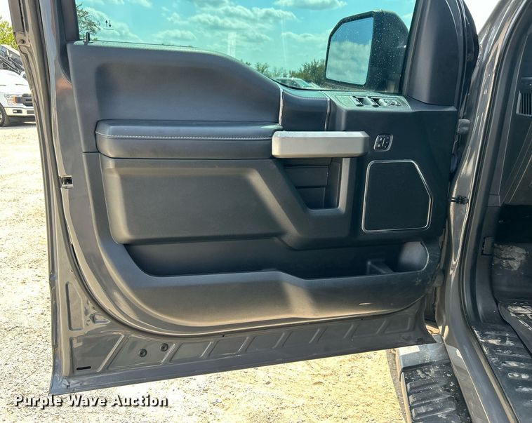 image for item DO7541 2020 Ford F150 Lariat SuperCrew pickup truck