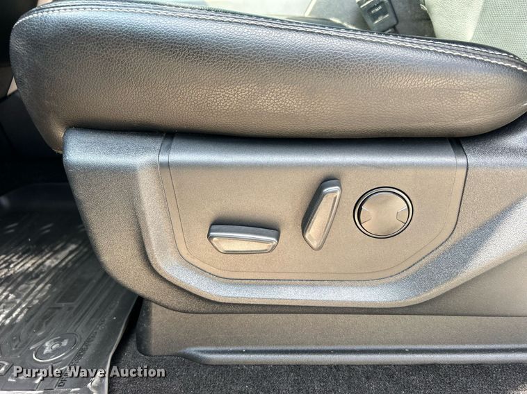 image for item DO7541 2020 Ford F150 Lariat SuperCrew pickup truck