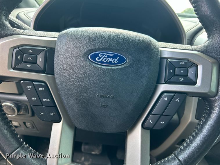 image for item DO7541 2020 Ford F150 Lariat SuperCrew pickup truck