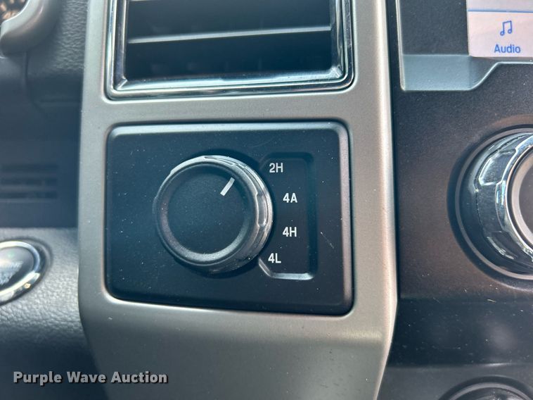 image for item DO7541 2020 Ford F150 Lariat SuperCrew pickup truck