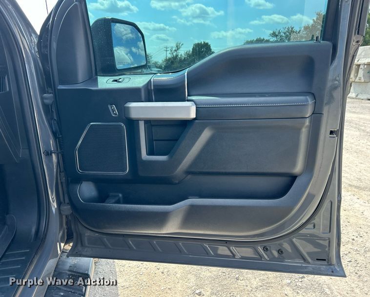 image for item DO7541 2020 Ford F150 Lariat SuperCrew pickup truck