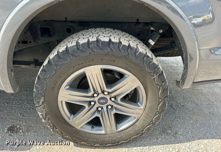 image for item DO7541 2020 Ford F150 Lariat SuperCrew pickup truck