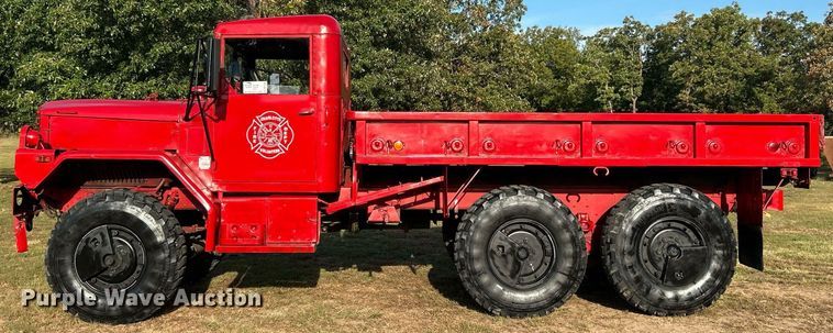 image for item DO7546 1999 AM General flatbed truck