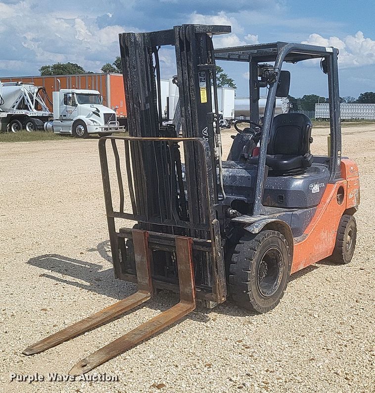 image for item DQ3676 Toyota  8FDU25 forklift