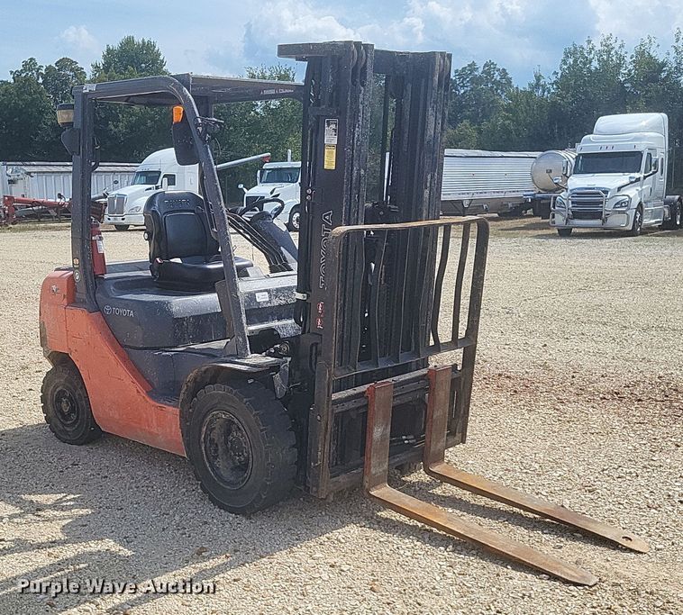 image for item DQ3676 Toyota  8FDU25 forklift