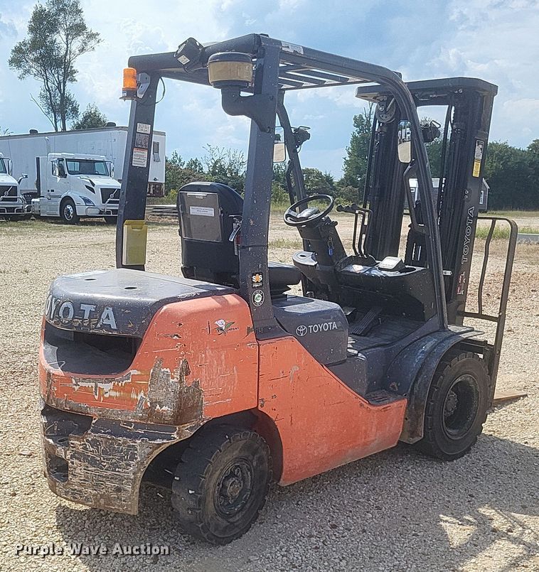 image for item DQ3676 Toyota  8FDU25 forklift