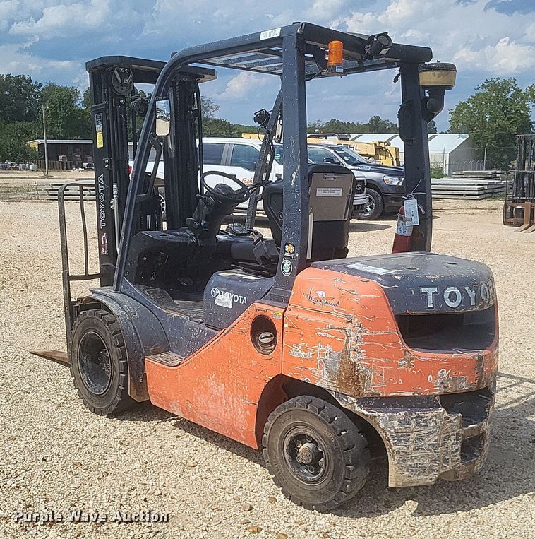 image for item DQ3676 Toyota  8FDU25 forklift