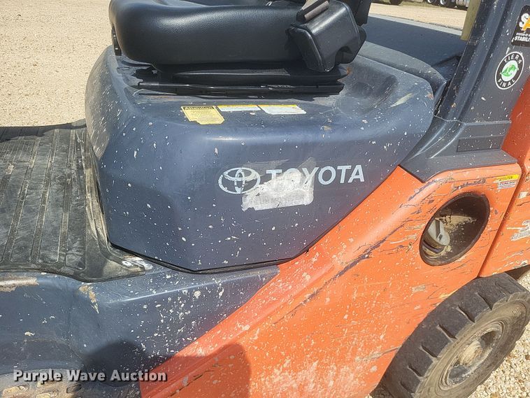 image for item DQ3676 Toyota  8FDU25 forklift