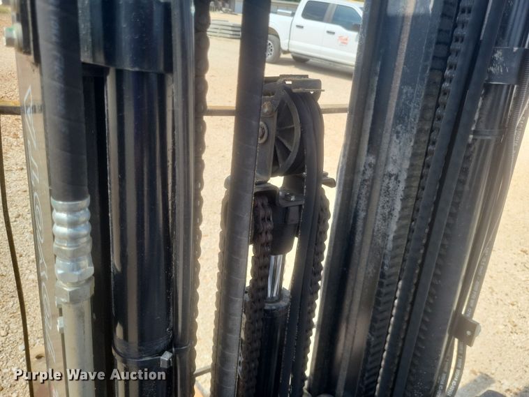 image for item DQ3676 Toyota  8FDU25 forklift