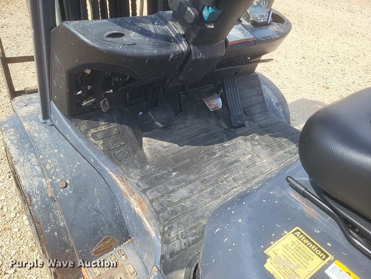 image for item DQ3676 Toyota  8FDU25 forklift