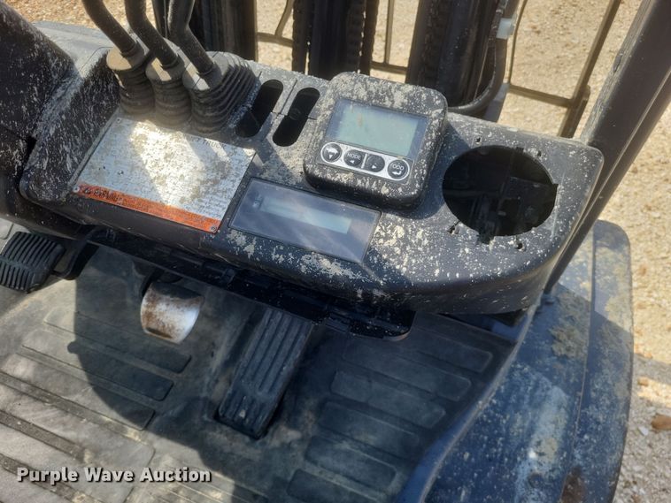 image for item DQ3676 Toyota  8FDU25 forklift