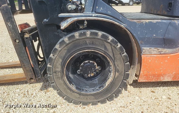 image for item DQ3676 Toyota  8FDU25 forklift