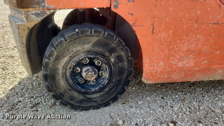 image for item DQ3676 Toyota  8FDU25 forklift