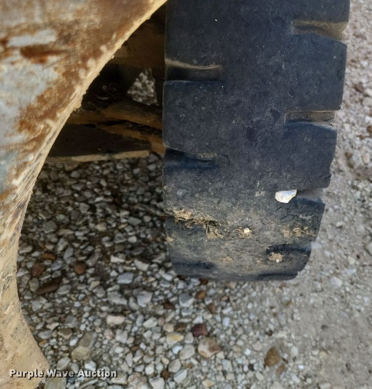 image for item DQ3676 Toyota  8FDU25 forklift