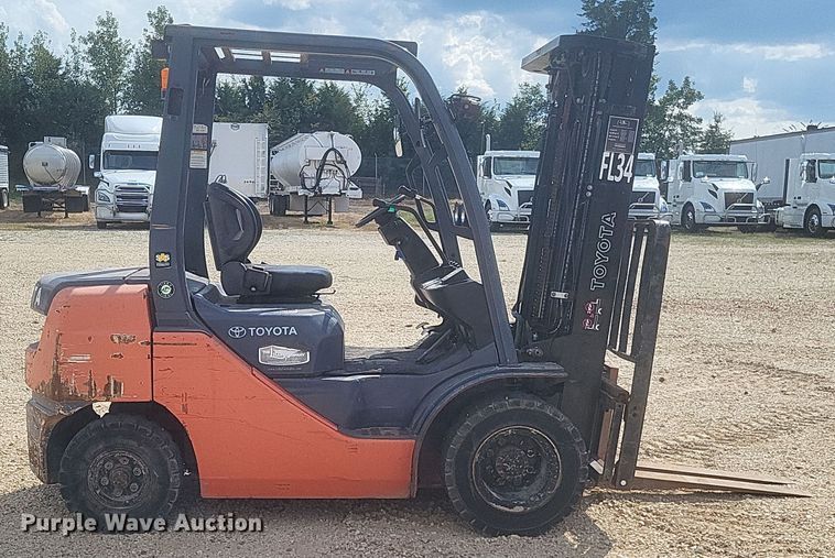 image for item DQ3677 Toyota  8FDU25 forklift
