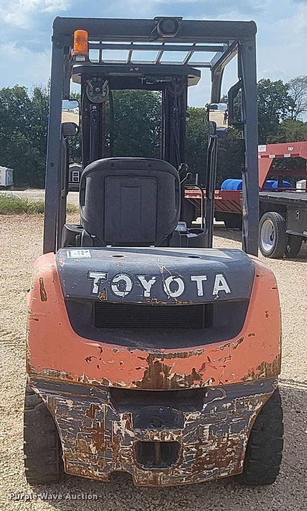 image for item DQ3677 Toyota  8FDU25 forklift