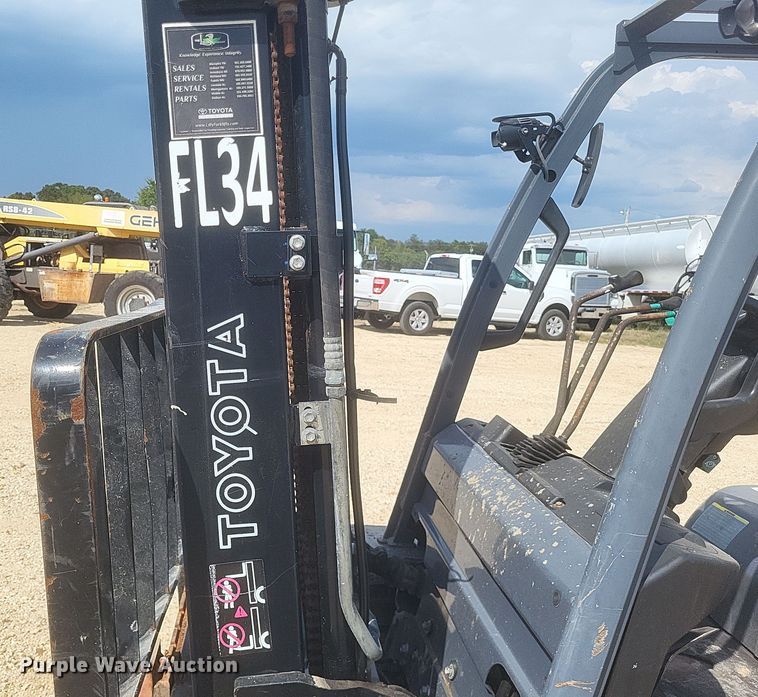 image for item DQ3677 Toyota  8FDU25 forklift