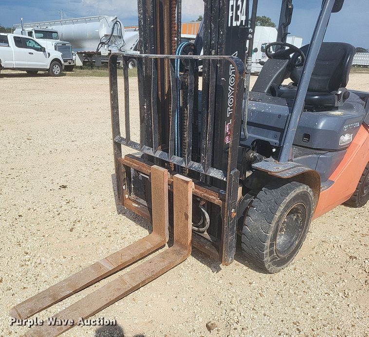 image for item DQ3677 Toyota  8FDU25 forklift