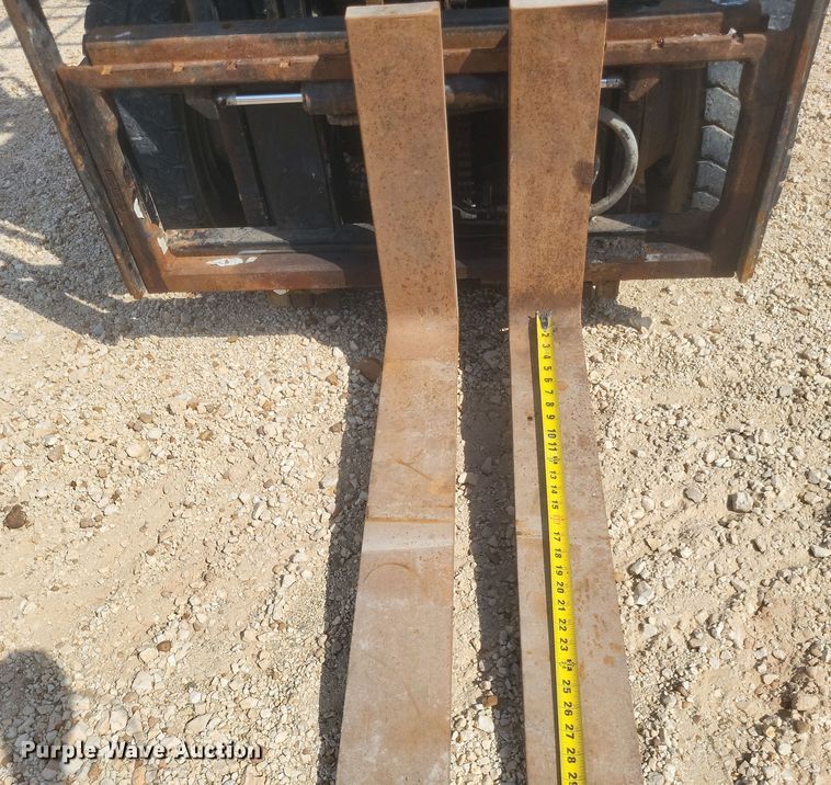 image for item DQ3677 Toyota  8FDU25 forklift