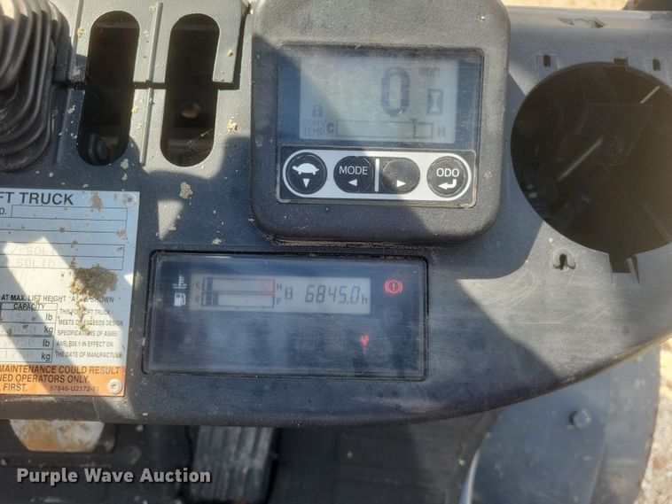 image for item DQ3677 Toyota  8FDU25 forklift