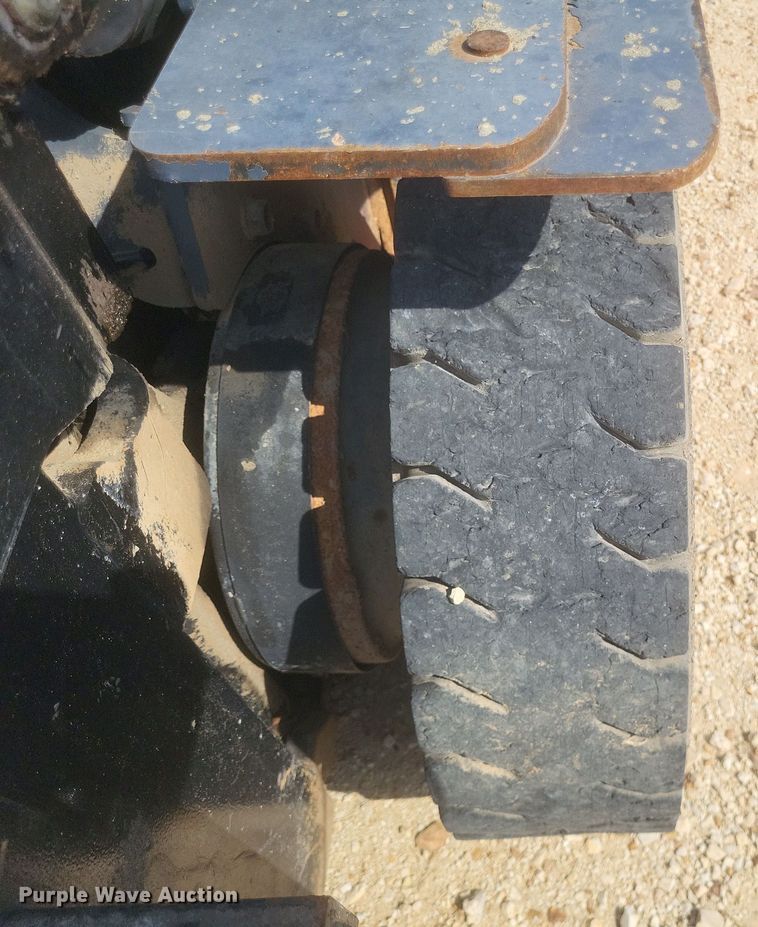 image for item DQ3677 Toyota  8FDU25 forklift