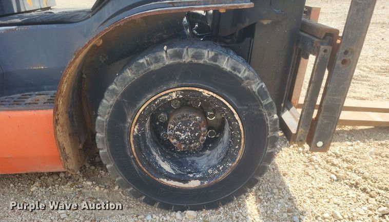 image for item DQ3677 Toyota  8FDU25 forklift