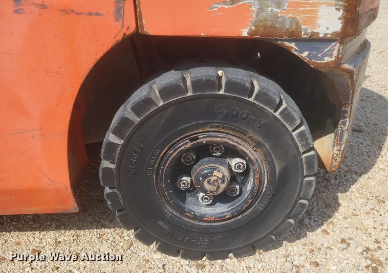 image for item DQ3677 Toyota  8FDU25 forklift