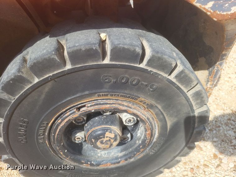 image for item DQ3677 Toyota  8FDU25 forklift