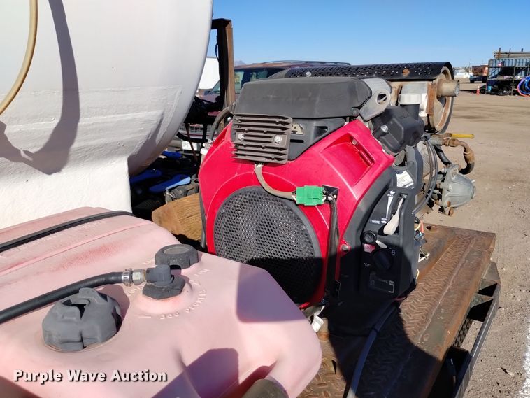 image for item DQ6172 2002 Isuzu  NPR flatbed truck