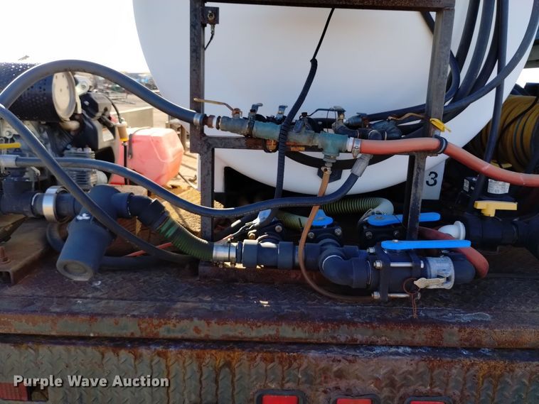 image for item DQ6172 2002 Isuzu  NPR flatbed truck