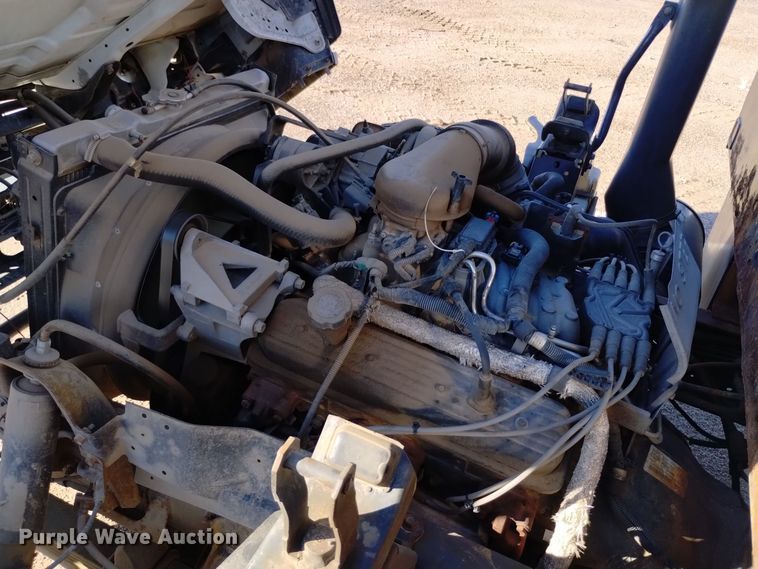 image for item DQ6172 2002 Isuzu  NPR flatbed truck