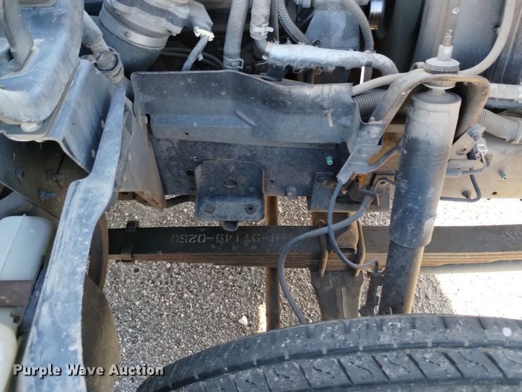 image for item DQ6172 2002 Isuzu  NPR flatbed truck