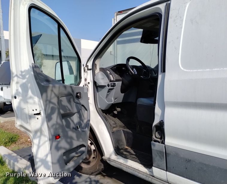 image for item DQ6176 2017 Ford Transit 150 van