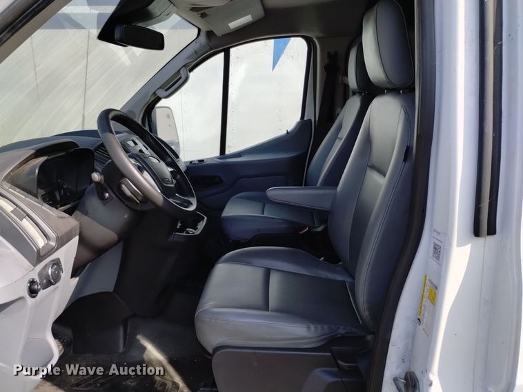 image for item DQ6176 2017 Ford Transit 150 van