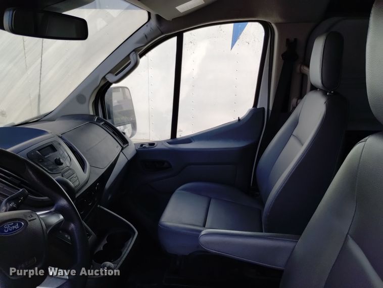 image for item DQ6176 2017 Ford Transit 150 van