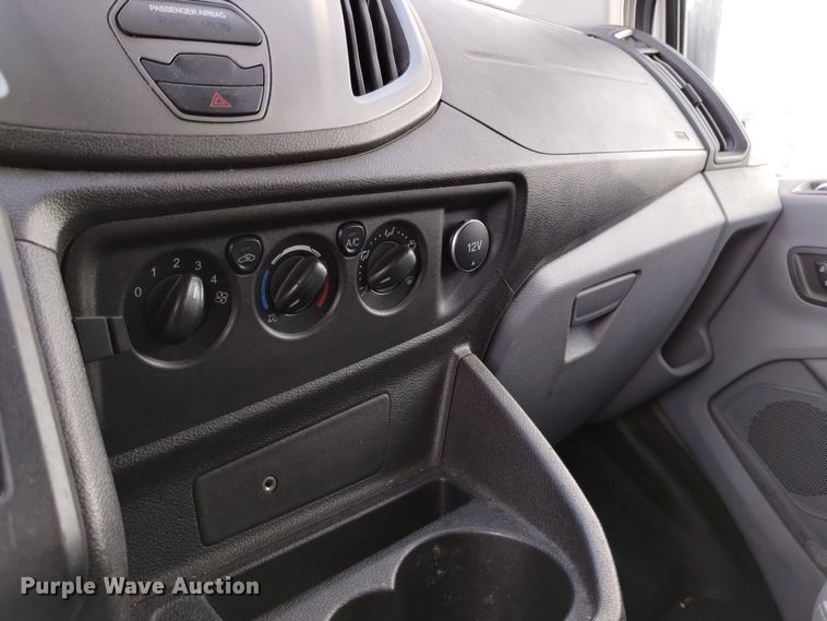 image for item DQ6176 2017 Ford Transit 150 van