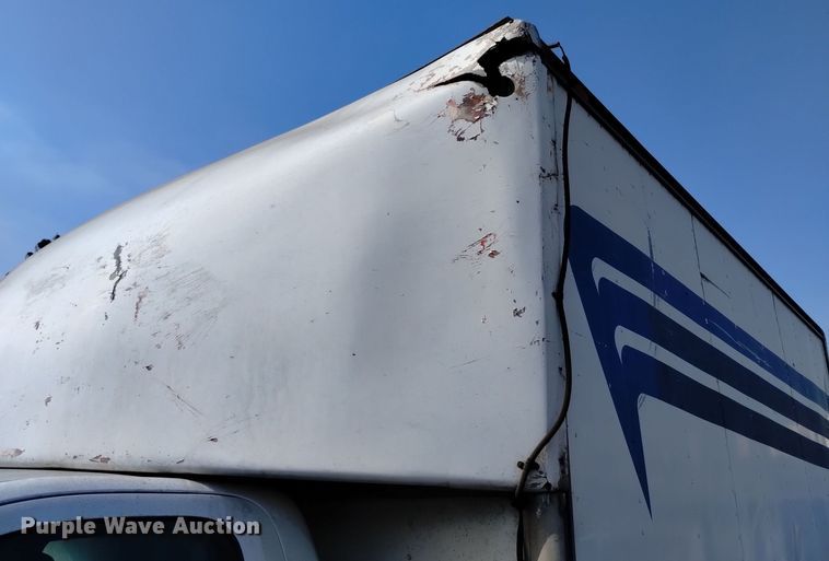 image for item DQ6177 2018 Chevrolet Silverado 3500HD  box truck