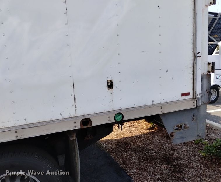 image for item DQ6177 2018 Chevrolet Silverado 3500HD  box truck