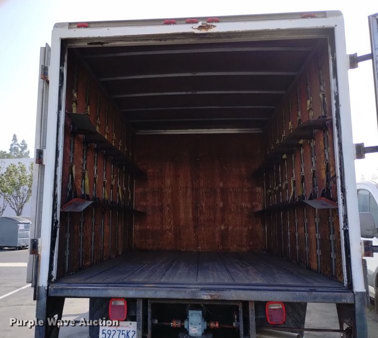 image for item DQ6177 2018 Chevrolet Silverado 3500HD  box truck