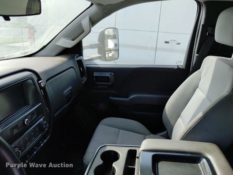 image for item DQ6177 2018 Chevrolet Silverado 3500HD  box truck