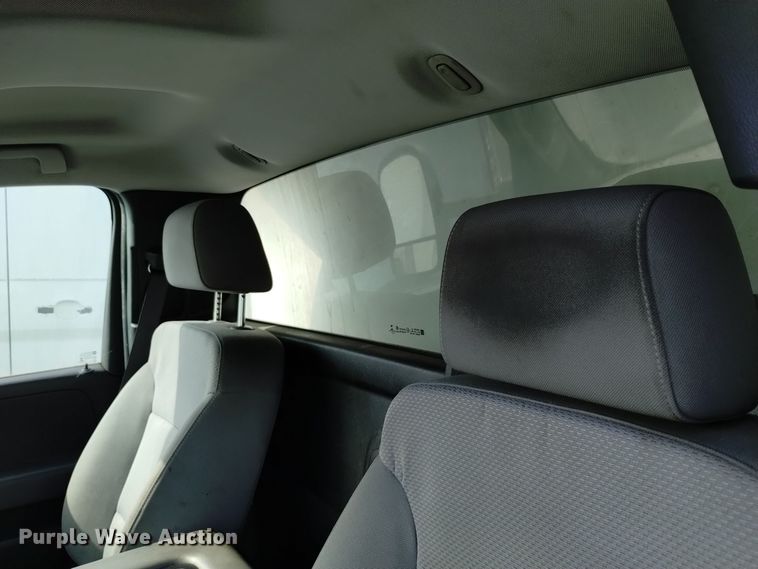 image for item DQ6177 2018 Chevrolet Silverado 3500HD  box truck