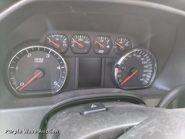 image for item DQ6177 2018 Chevrolet Silverado 3500HD  box truck