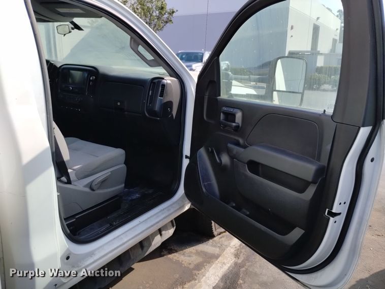 image for item DQ6177 2018 Chevrolet Silverado 3500HD  box truck