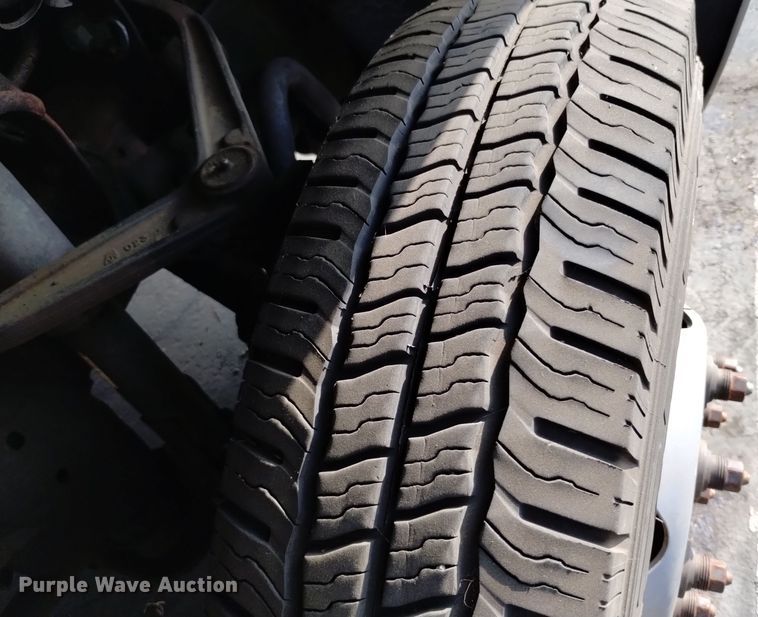 image for item DQ6177 2018 Chevrolet Silverado 3500HD  box truck